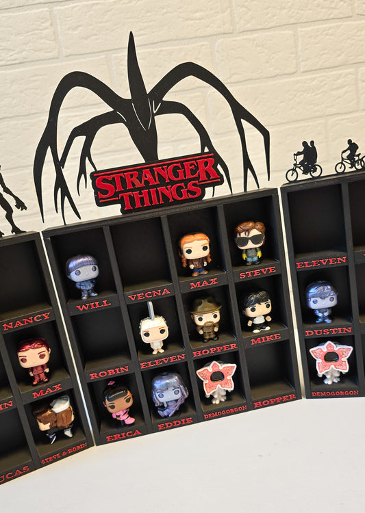 Stand na figurki inspirowany kolekcją Stranger Things