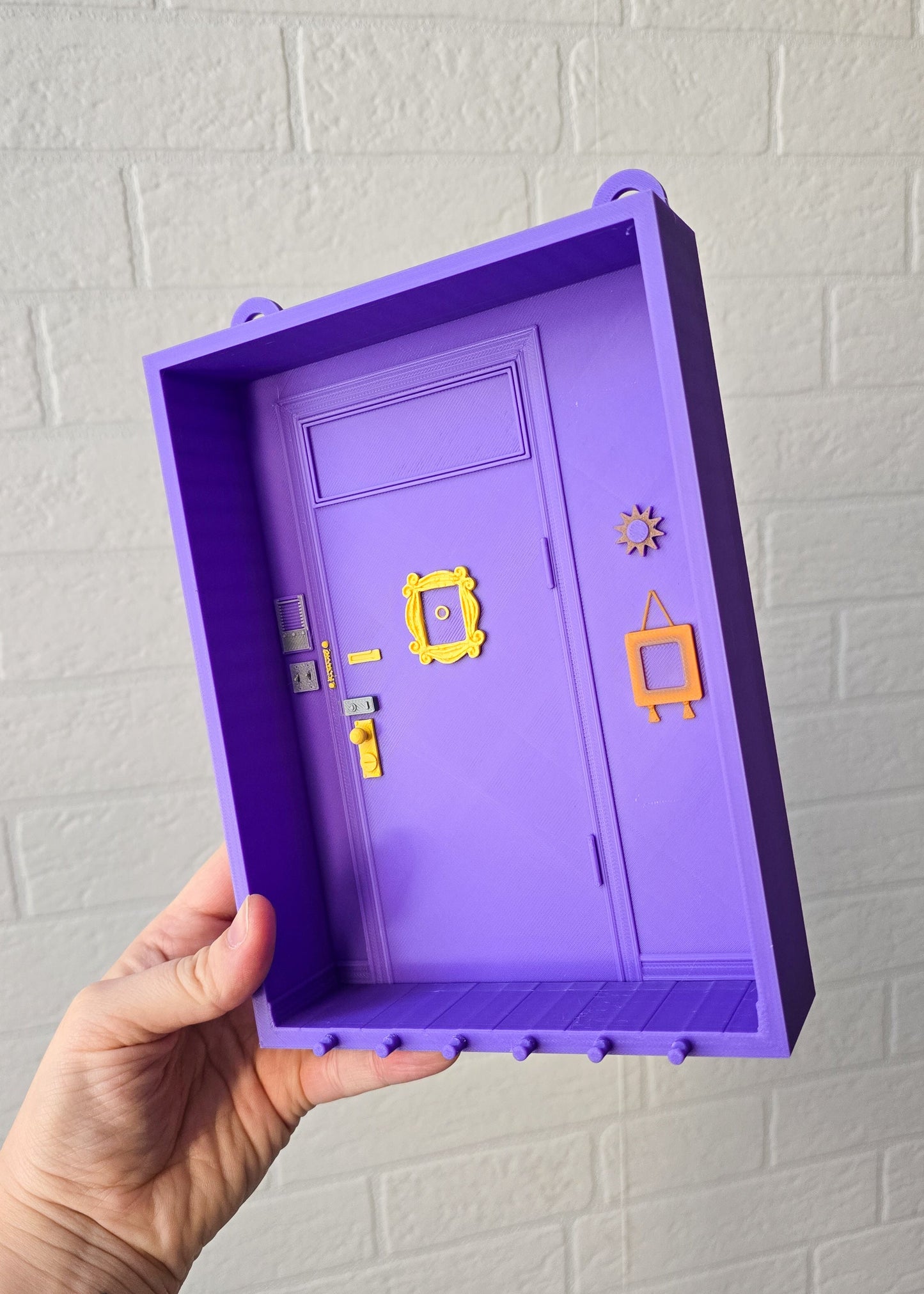 Ramka na klucze do powieszenia na ścianie inspirowana serialem "Przyjaciele"