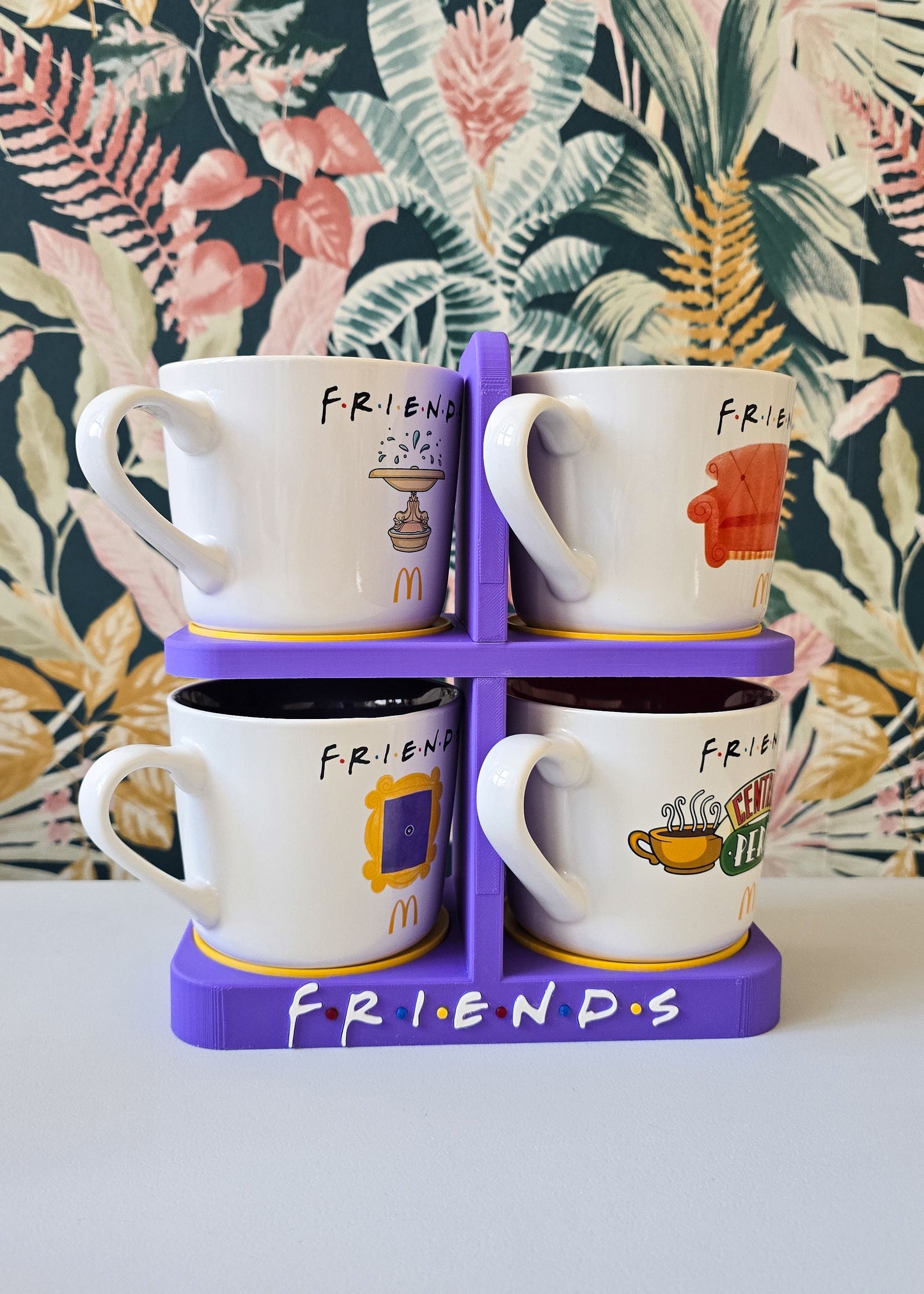 Fioletowy stojak na kubki inspirowany serialem "Przyjaciele"