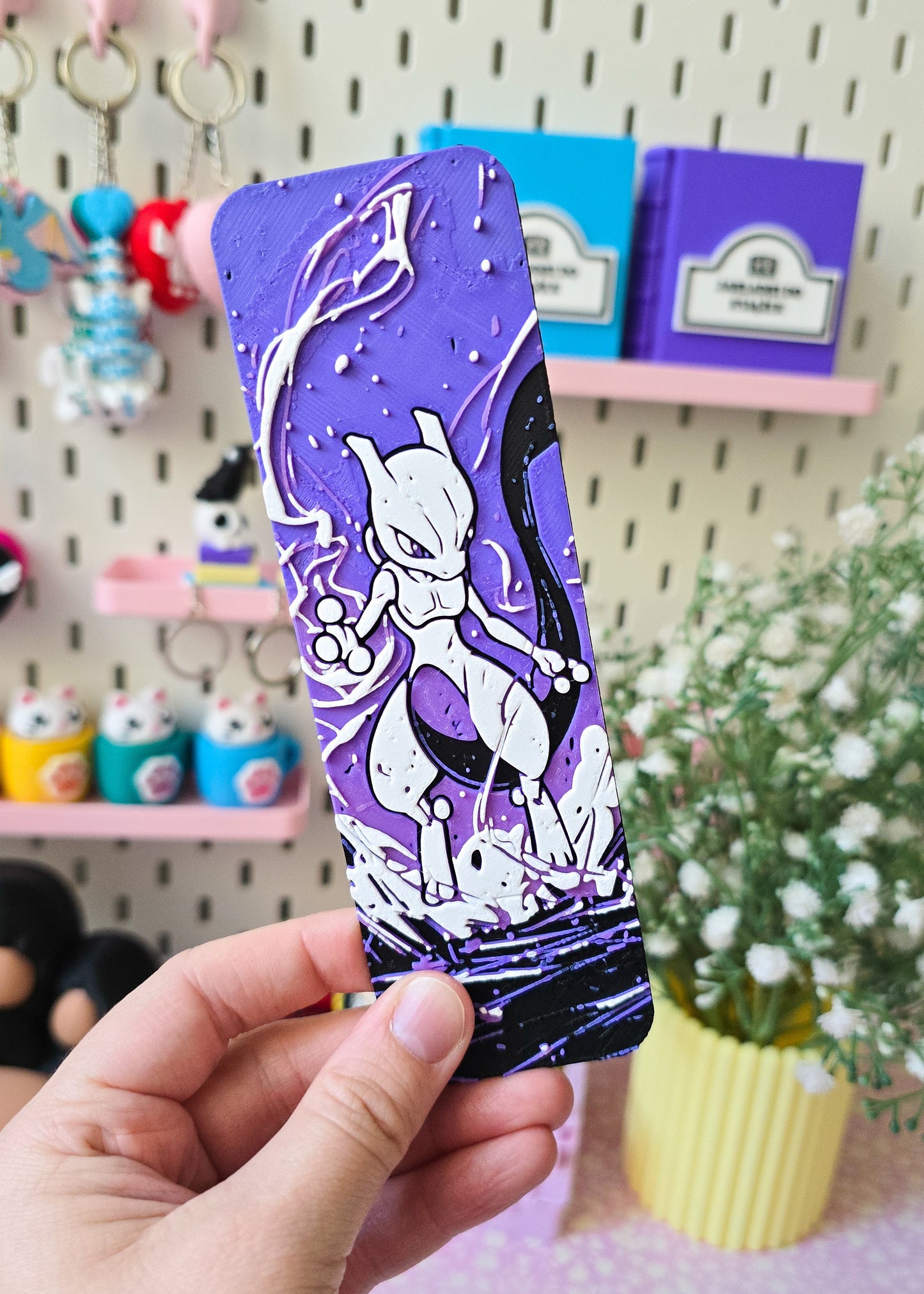 Zakładka do książek inspirowana Pokemon Mewtwo